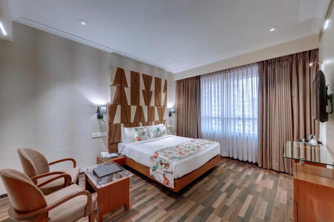 Adiva Residency Beacon, Grant Road, Mumbai Hotel Buitenkant foto